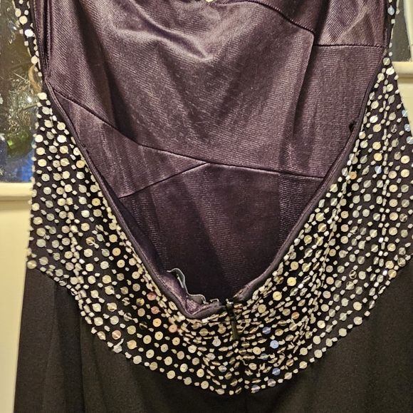 Formal black sequin gown, split in back, open back, Moda International, size 6 - Picture 2 of 7